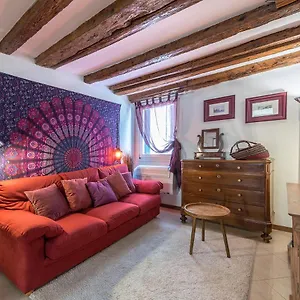 Piccolo - Cozy In The Heart Of Authentic , Venezia Italia